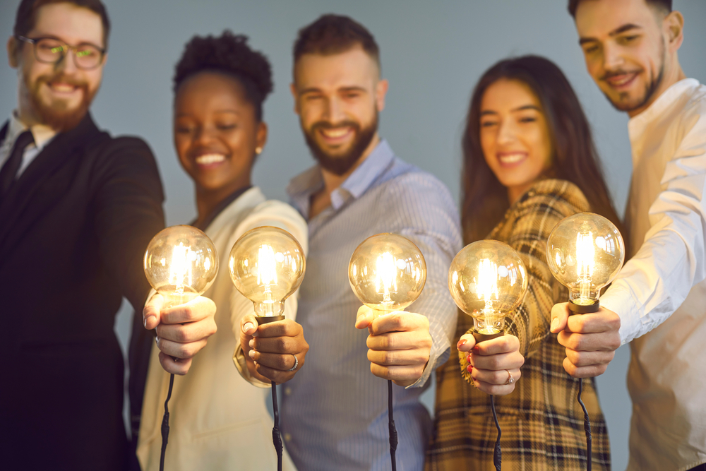 Building Resilient Supply Chains with Shared Intelligence